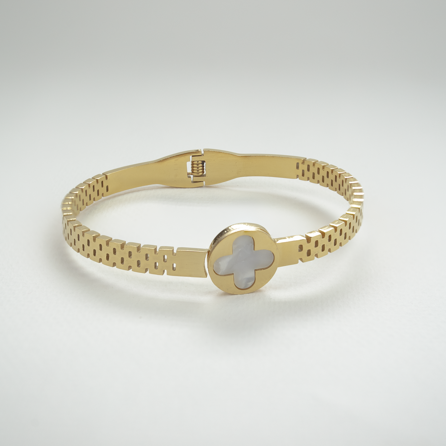 VC white & gold Bangle