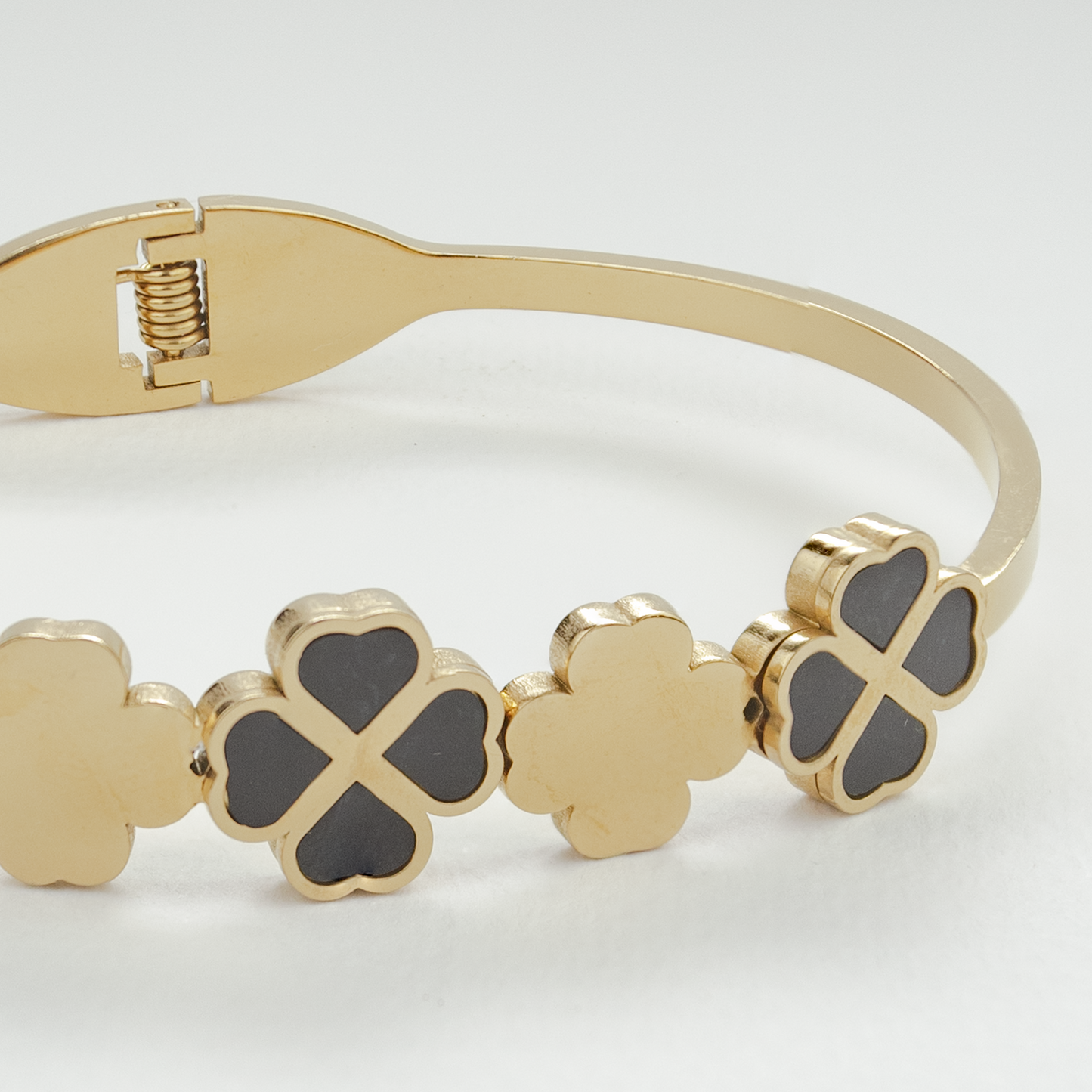 Clover leef gold Bangle